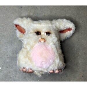 Tiger Electronics Furby 2005 White Plush Interactive Toy MPN 59294